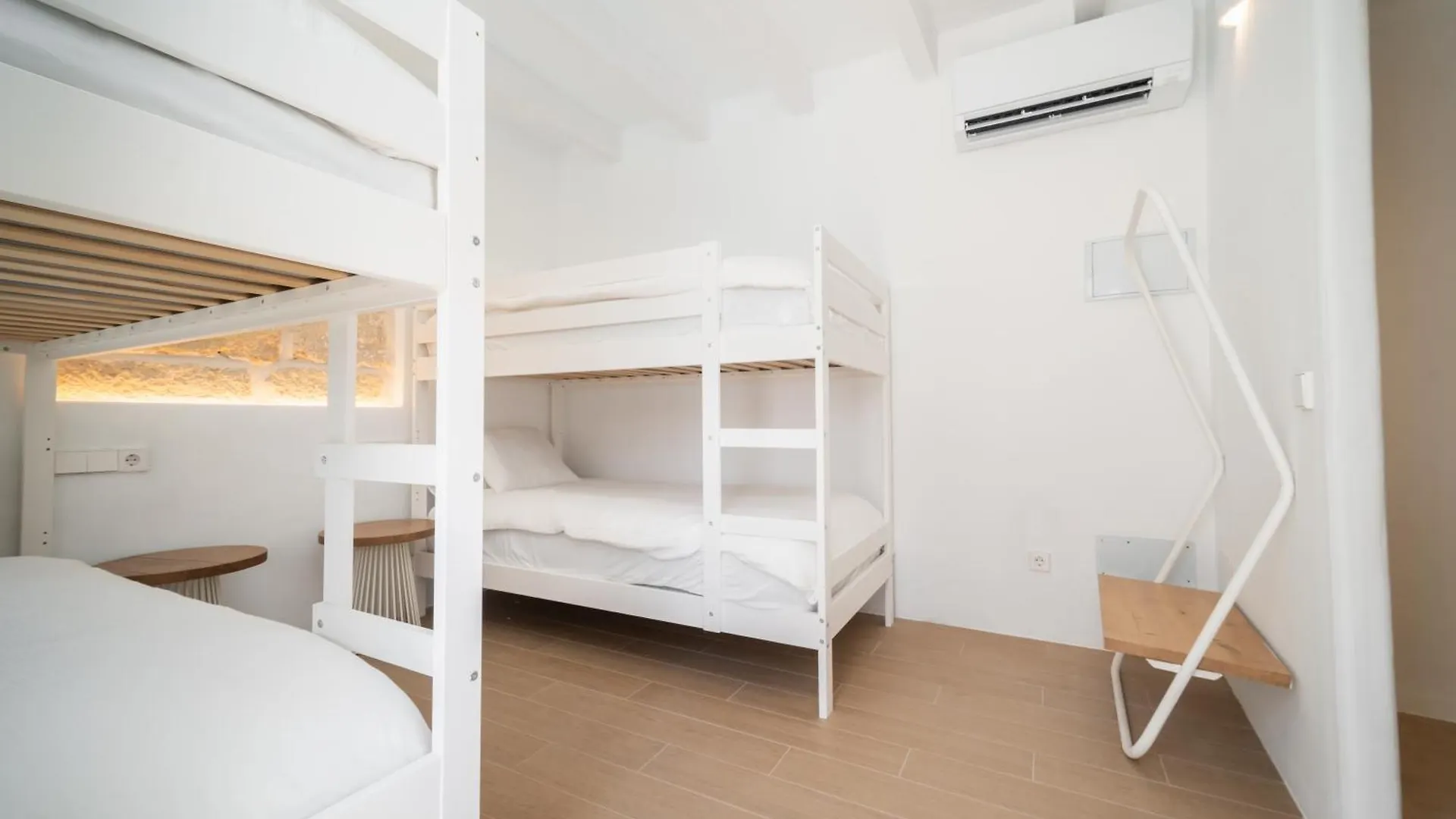 Llonga'S Hostel Ciutadella