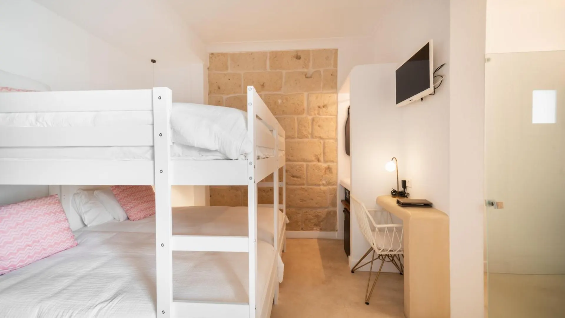 Llonga'S Hostel Ciutadella