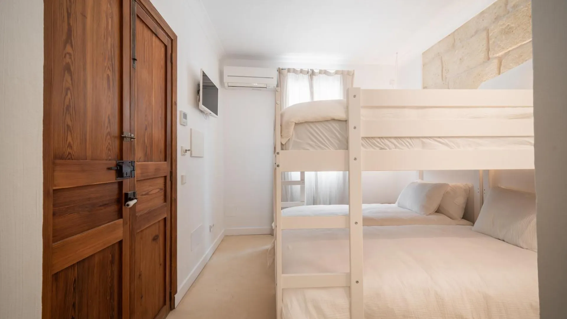 Guest house Llonga'S Hostel Ciutadella
