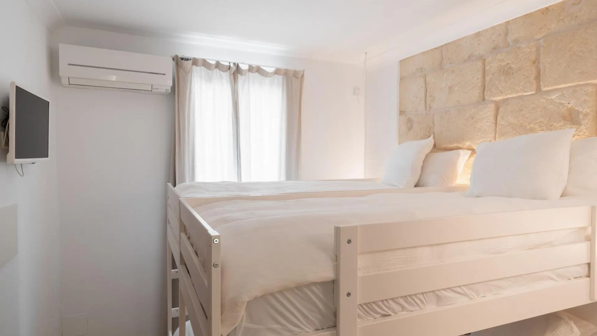 Llonga'S Hostel Ciutadella
